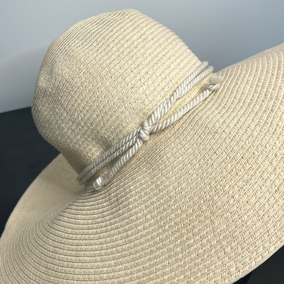 Banana Republic Wide Brim 4.5” Sun Straw Hat - Picture 3 of 15